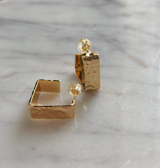 Jaylan Hammered Huggies