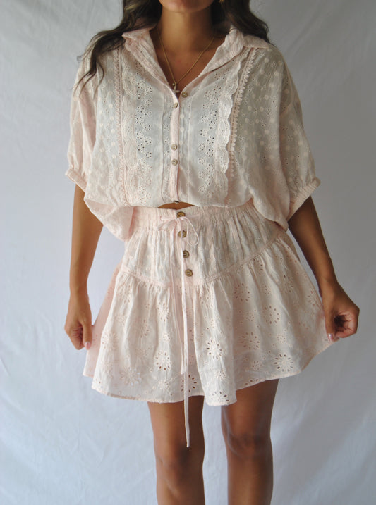 Delana Eyelet Set