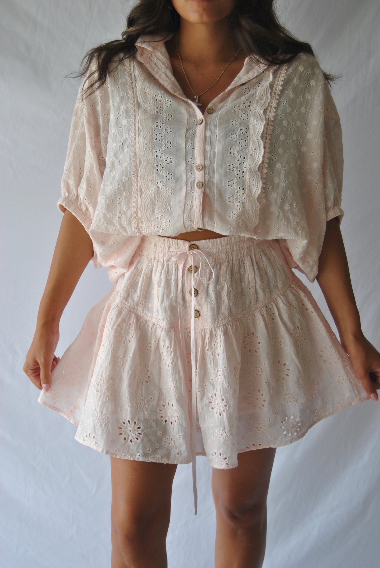 Delana Eyelet Set